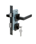 Cerradura de embutir puertas de oficinas, cocina – patio. Cilindro ambos lados. Manillas ambos lados, Modelo: MIKA. (Negro mate).