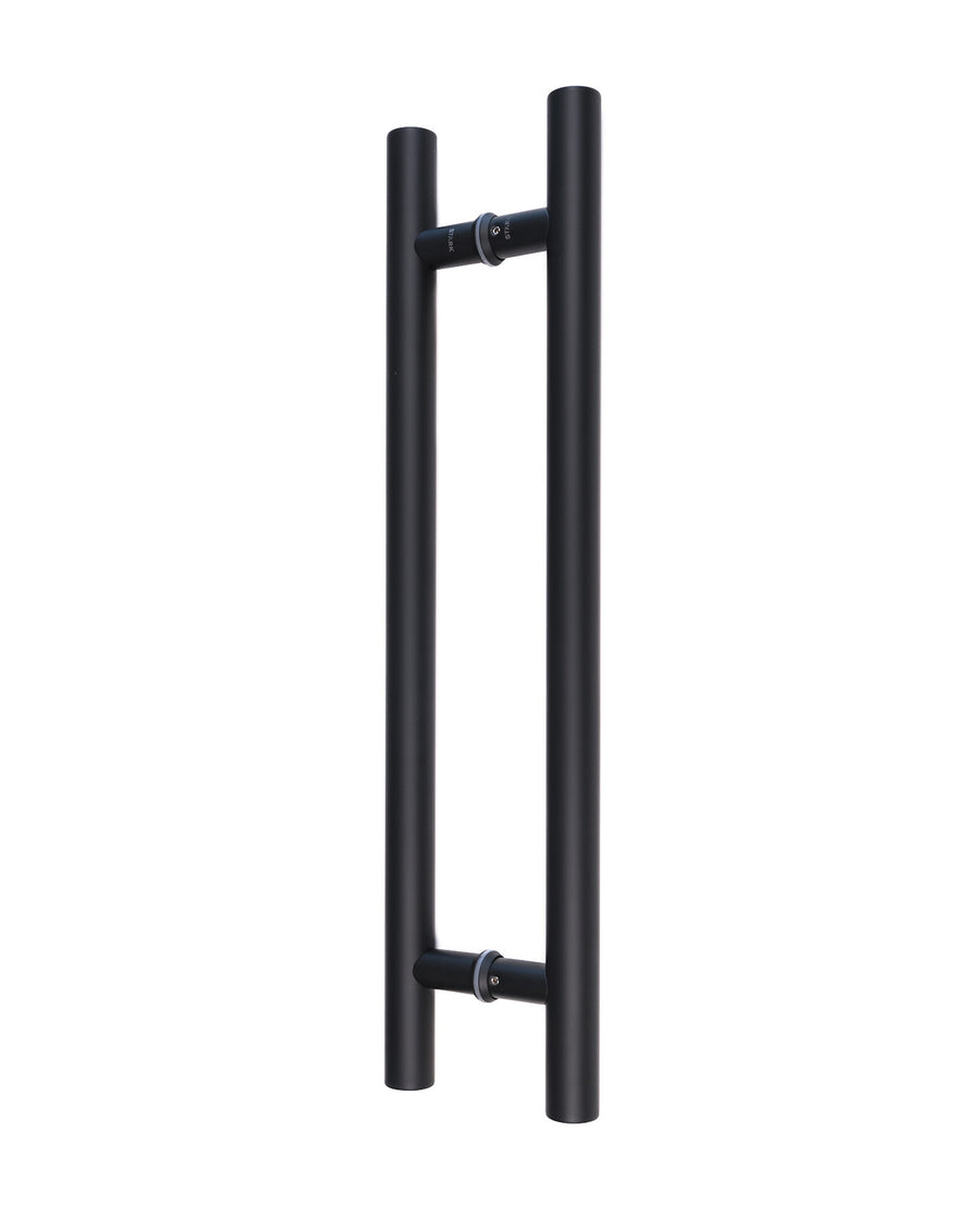 Tirador negro mate por ambos lados. Largo 60 cm.