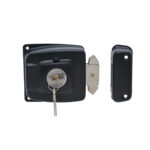 Cerradura de sobreponer mecánica, para puertas correderas metálicas o de madera. SKU: SD190