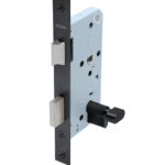 Cerradura de embutir puerta acceso principal, oficina o dormitorio, cilindro exterior / seguro interior. (Negro mate). SKU: SDE204-BL.SEG/CL70