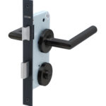 Cerradura de embutir función baño, seguro interior / ranura emergencia exterior. Manillas modelo: TUTU. (Negro mate). SKU: SDE230-BL.KIT.TUTU