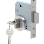 Cerradura de embutir de seguridad, cilindro ambos lados. Doble vuelta de llave. (Acero inoxidable 304). SKU: SDE270-AI.CL70