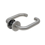 Par de manillas en acero inoxidable 304. Modelo: TINA.
