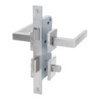 Cerradura de embutir función baño, seguro interior / ranura emergencia exterior. Manillas modelo: MIKA. (Acero inoxidable 304).